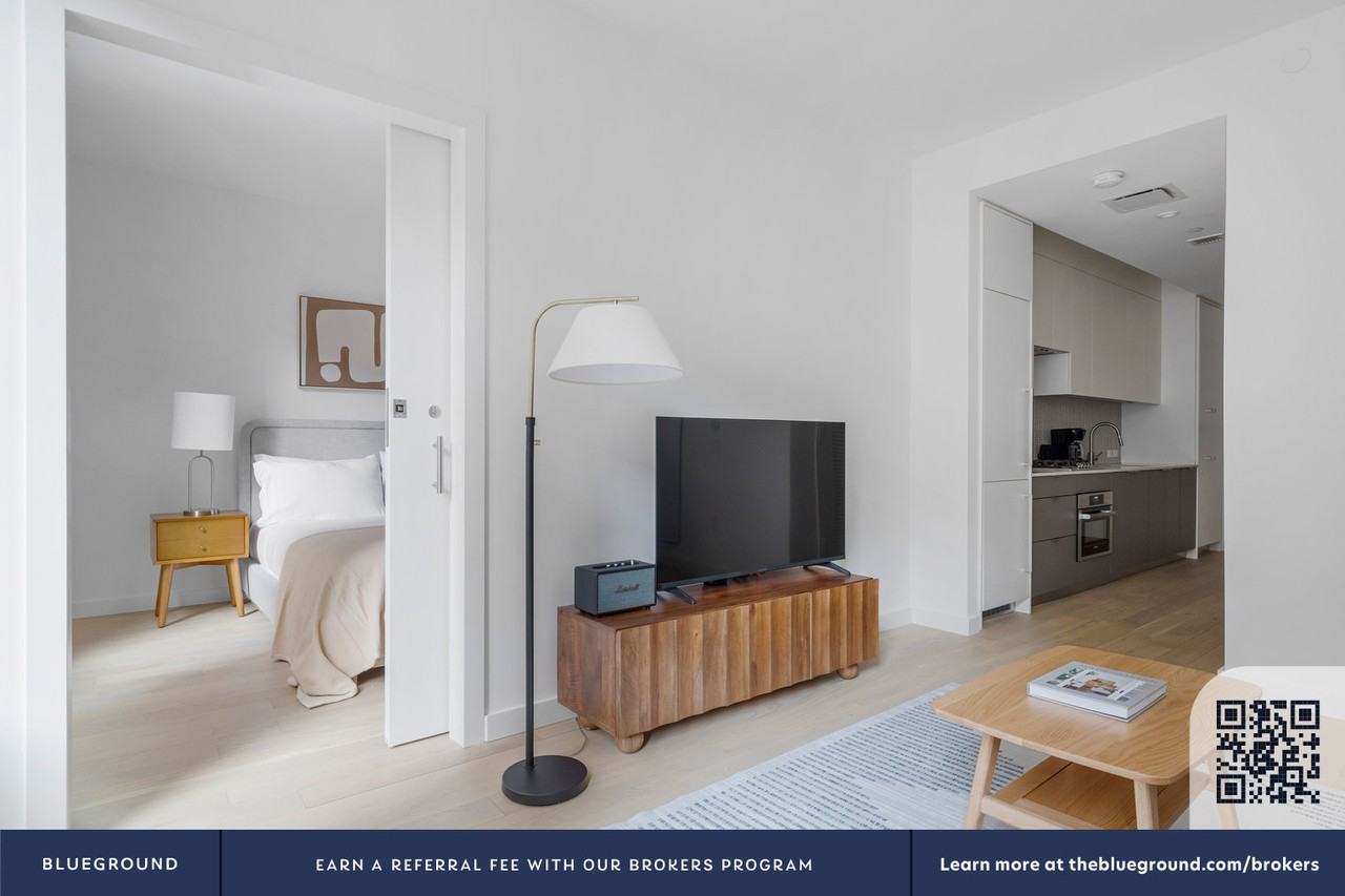 241 W 28th St #2148 - Photo 5 of 30