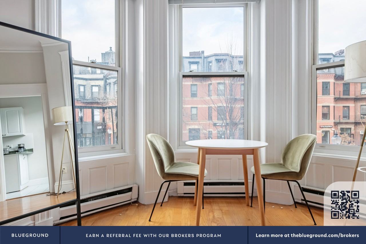 232 Newbury St #1299 - Photo 5 of 19