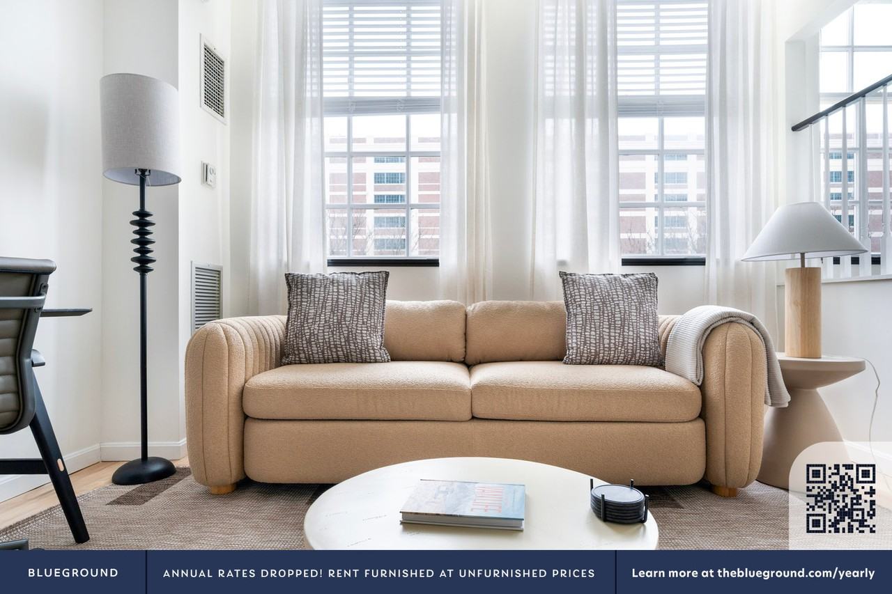 106 13th St #1301 - Photo 3 of 26