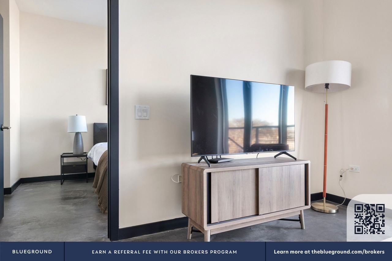 1647 N Milwaukee Ave #1386 - Photo 5 of 28