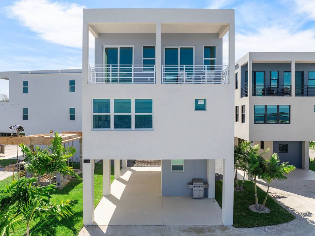 99 Seaside Ave #1369659P - Photo 4 of 39