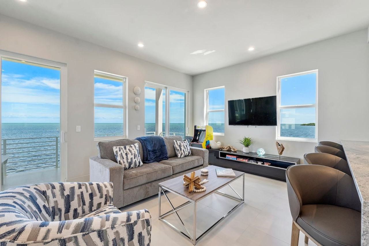 99 Seaside Ave #1369659P - Photo 5 of 39