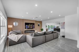 featured image of 1255 Ne 199th St