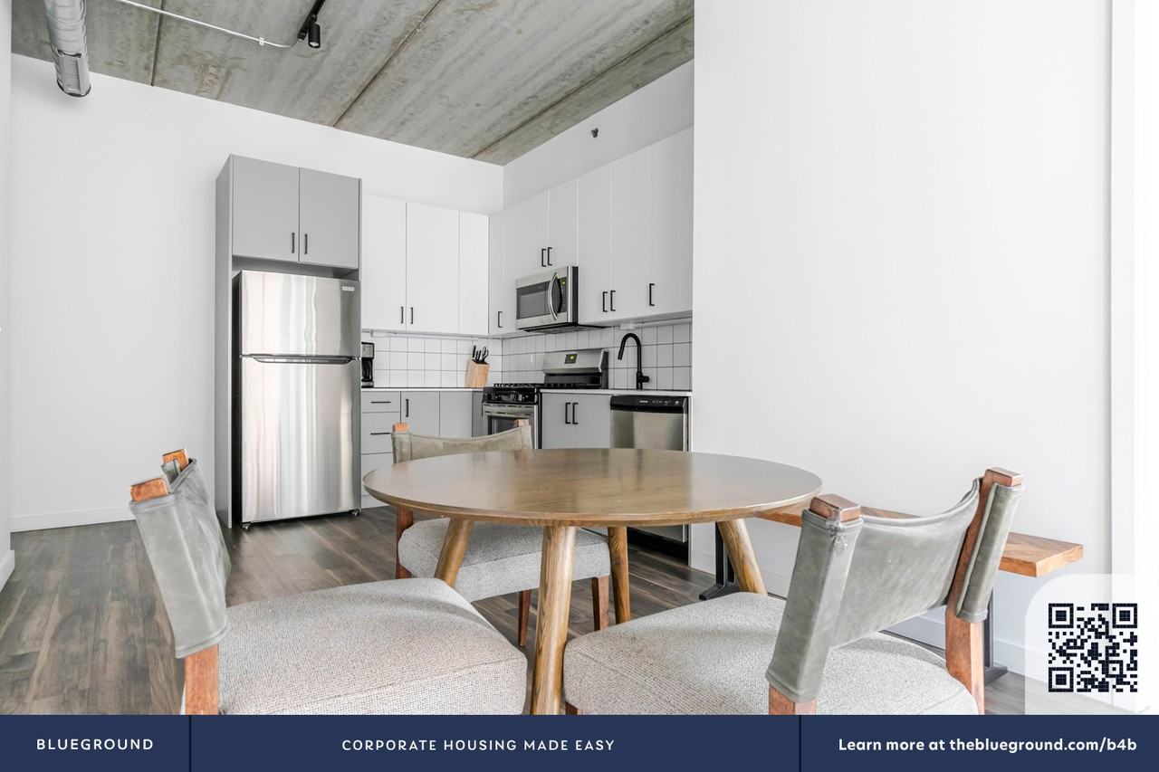 61 West Erie Street - Photo 6 of 21