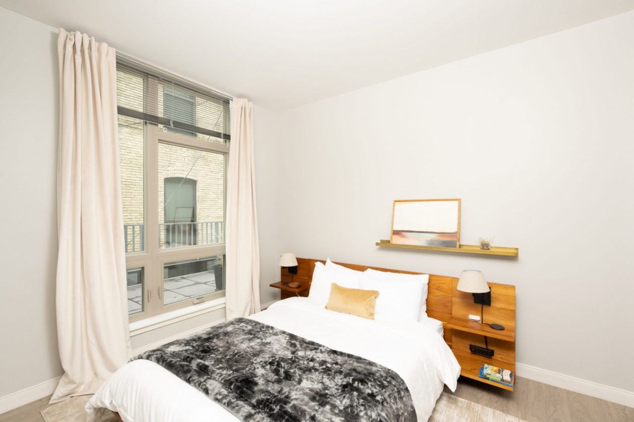 211 W Mineral St #1379041P - Photo 2 of 16