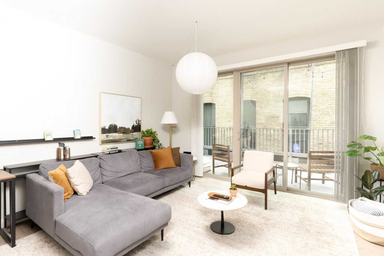 211 W Mineral St #1379041P - Photo 4 of 16