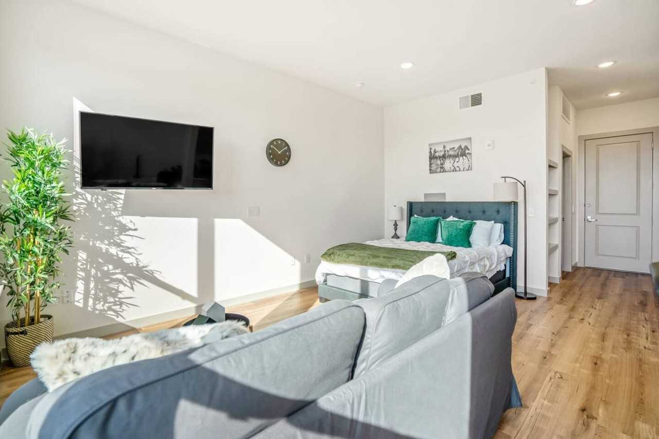 1111 Shepherd Dr #1380760P - Photo 3 of 50