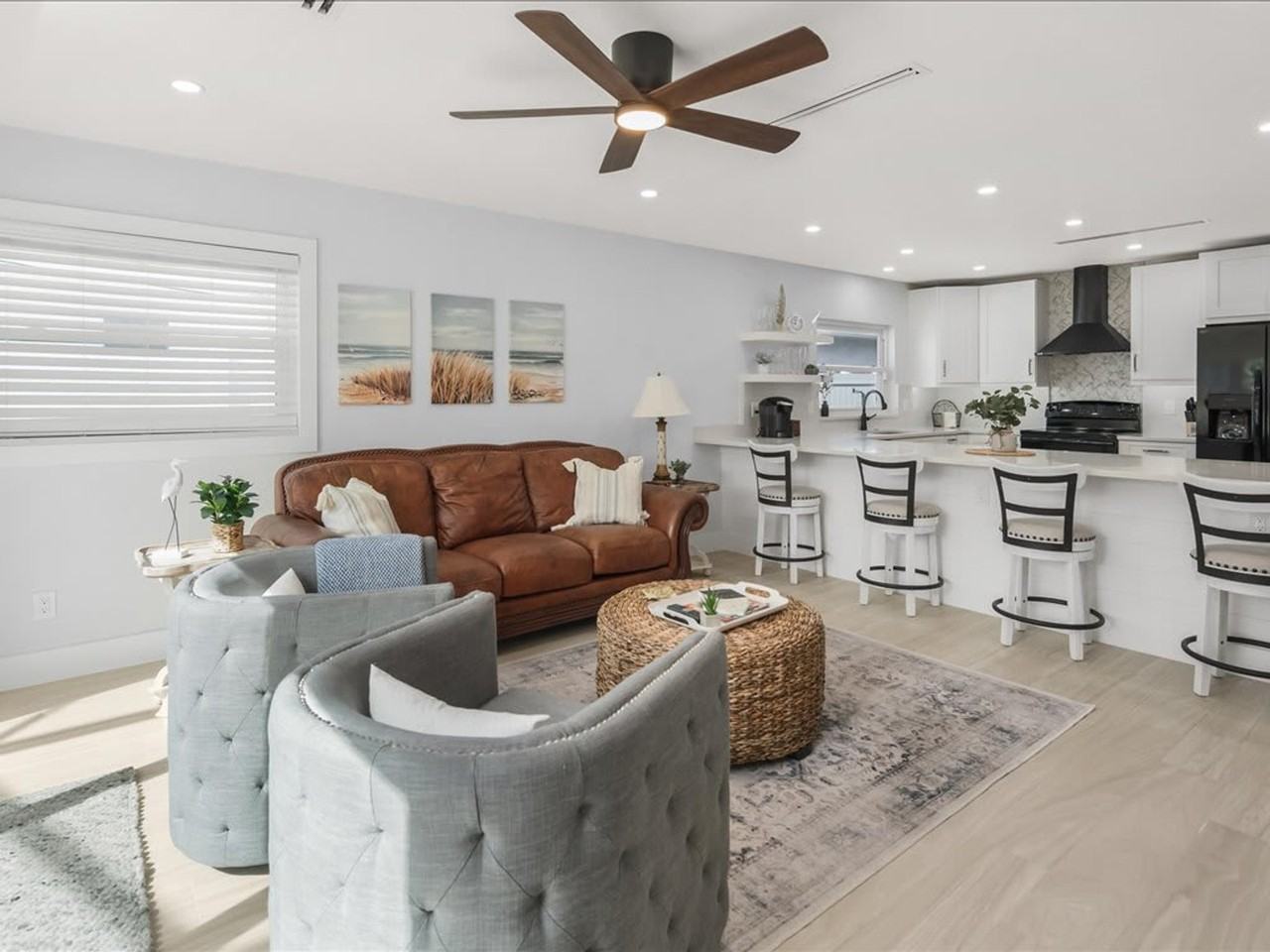 692 106th Ave N #1387168P - Photo 4 of 30