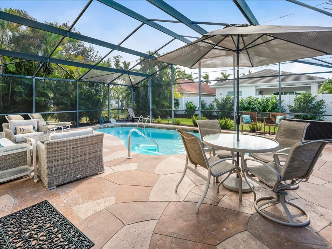 692 106th Ave N #1387168P - Photo 5 of 30