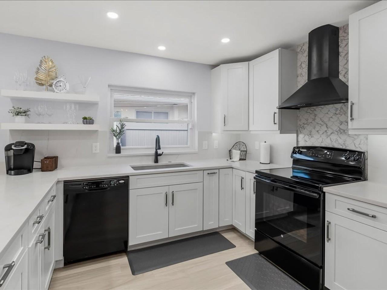 692 106th Ave N #1387168P - Photo 6 of 30