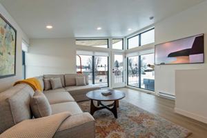 featured image of 27 S 4th St