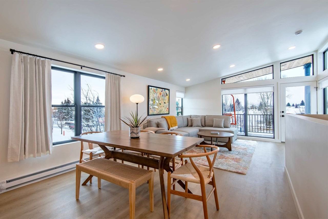 27 4th Street East - Photo 4 of 50