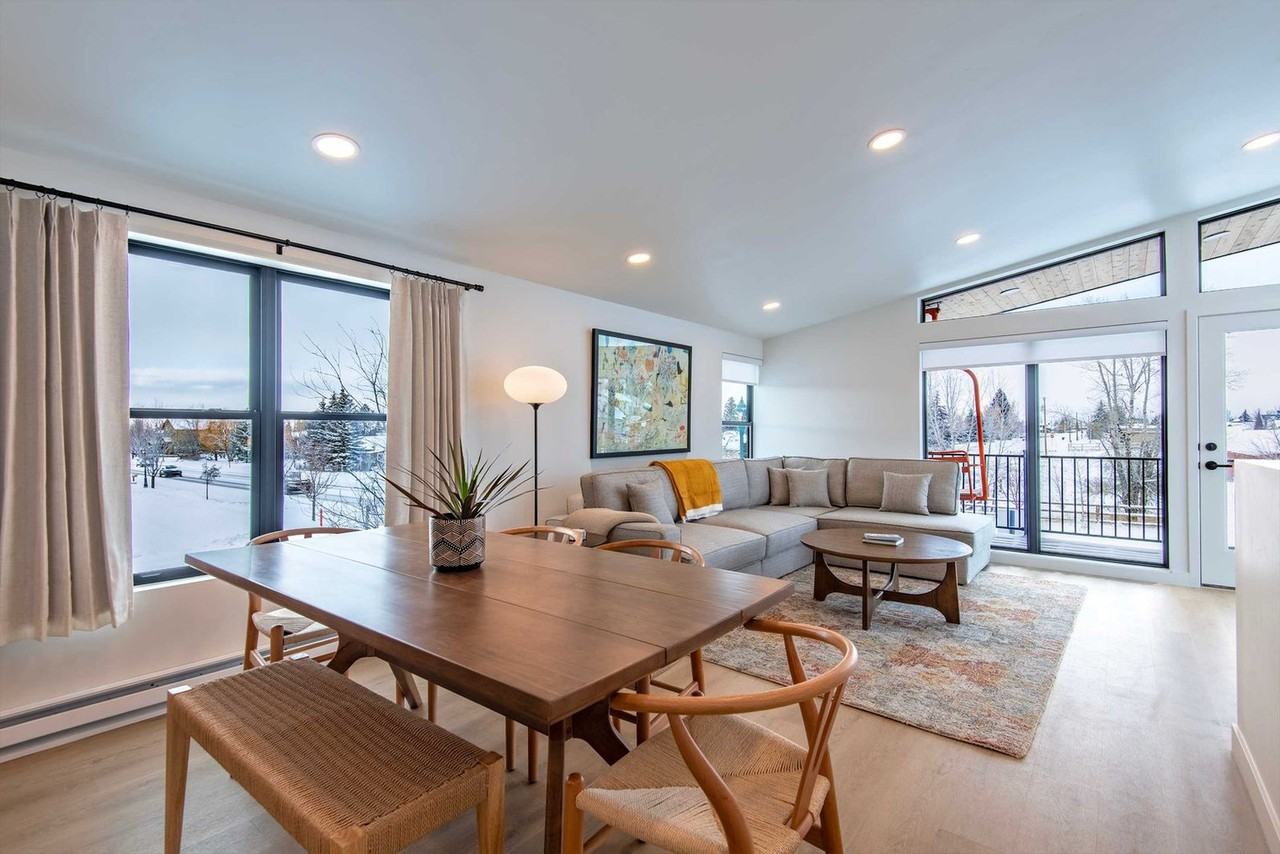 27 4th Street East - Photo 5 of 50