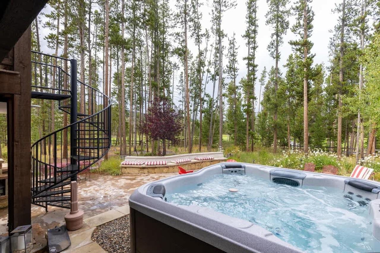 195 Marks Ln #1387668P - Photo 4 of 46