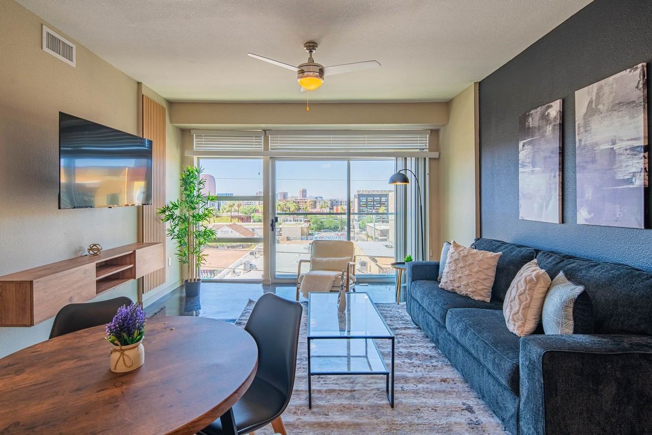 295 E Roosevelt St #1388730P - Photo 2 of 50