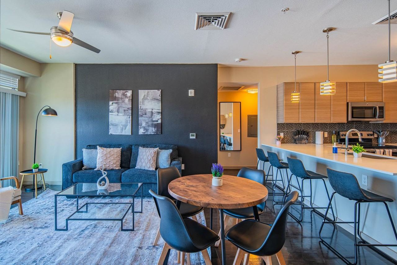 295 E Roosevelt St #1388730P - Photo 5 of 50