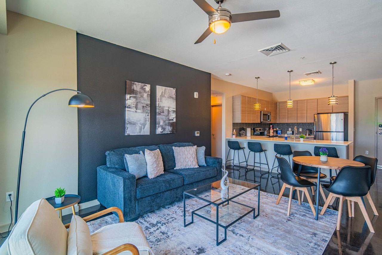 295 E Roosevelt St #1388730P - Photo 7 of 50