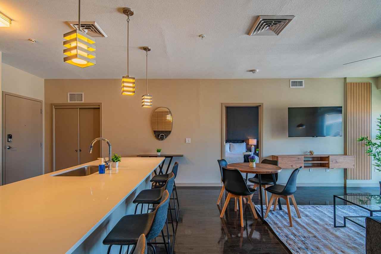 295 E Roosevelt St #1388730P - Photo 7 of 42