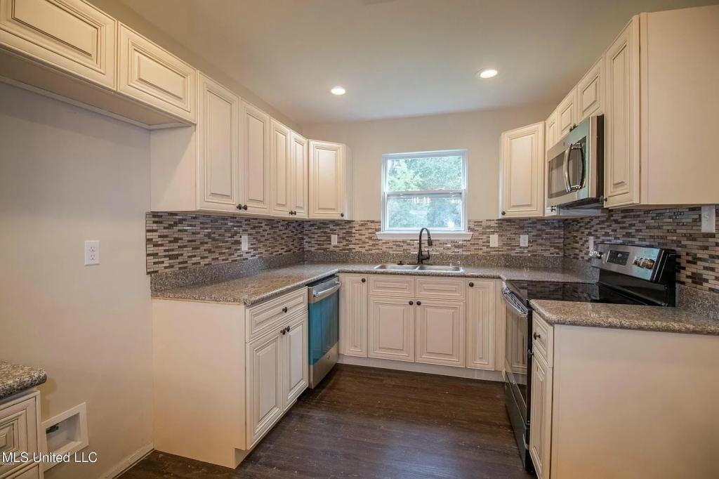 3508 Nunnally St - Photo 5 of 17