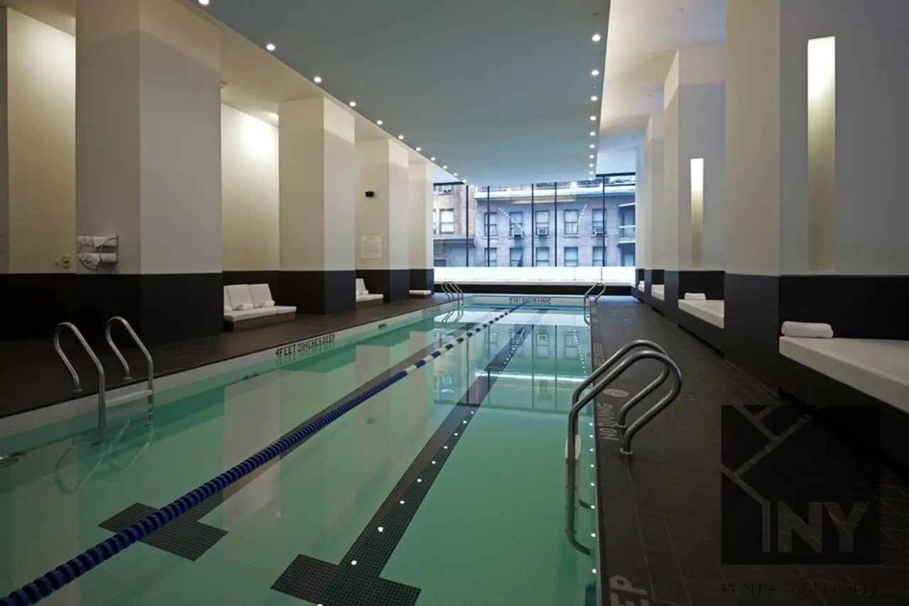 8 Barclay St #25U - Photo 4 of 5