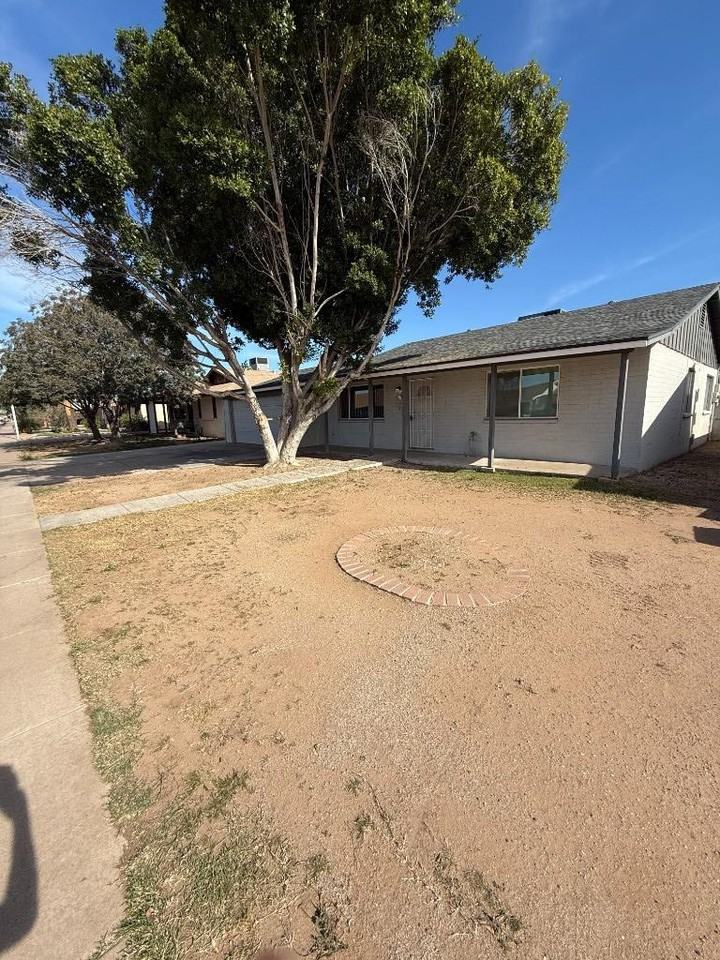 N 58th Dr - Photo 4 of 5