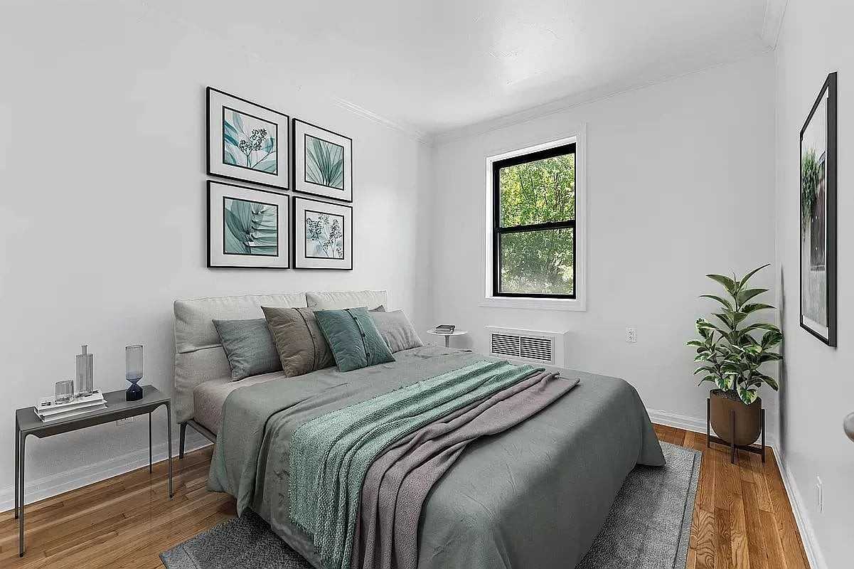 322 W 11th St #21 - Photo 3 of 3