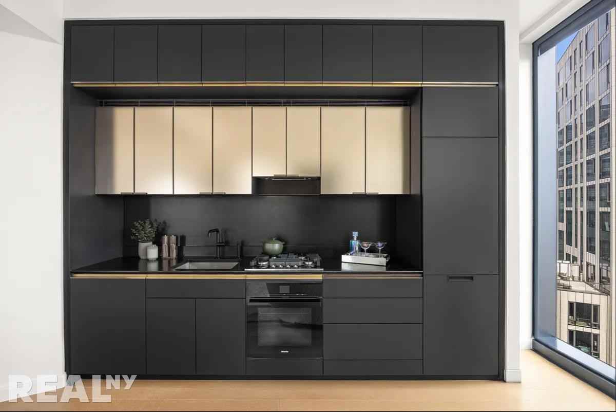 Fleet St #24F - Photo 4 of 14