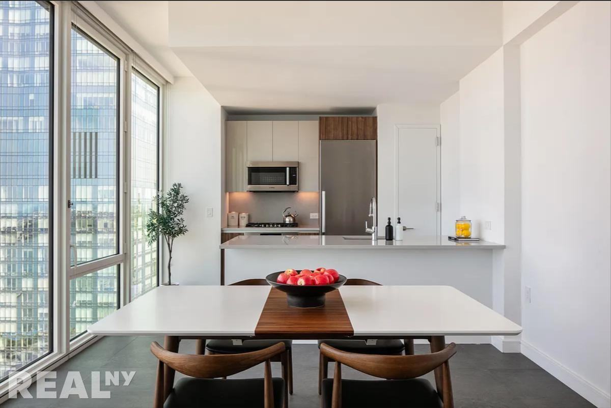 W 30th St #19F - Photo 3 of 14