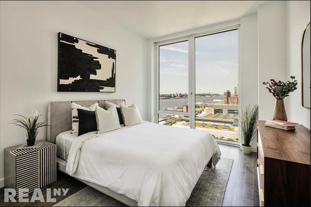 W 30th St #42G - Photo 3 of 15