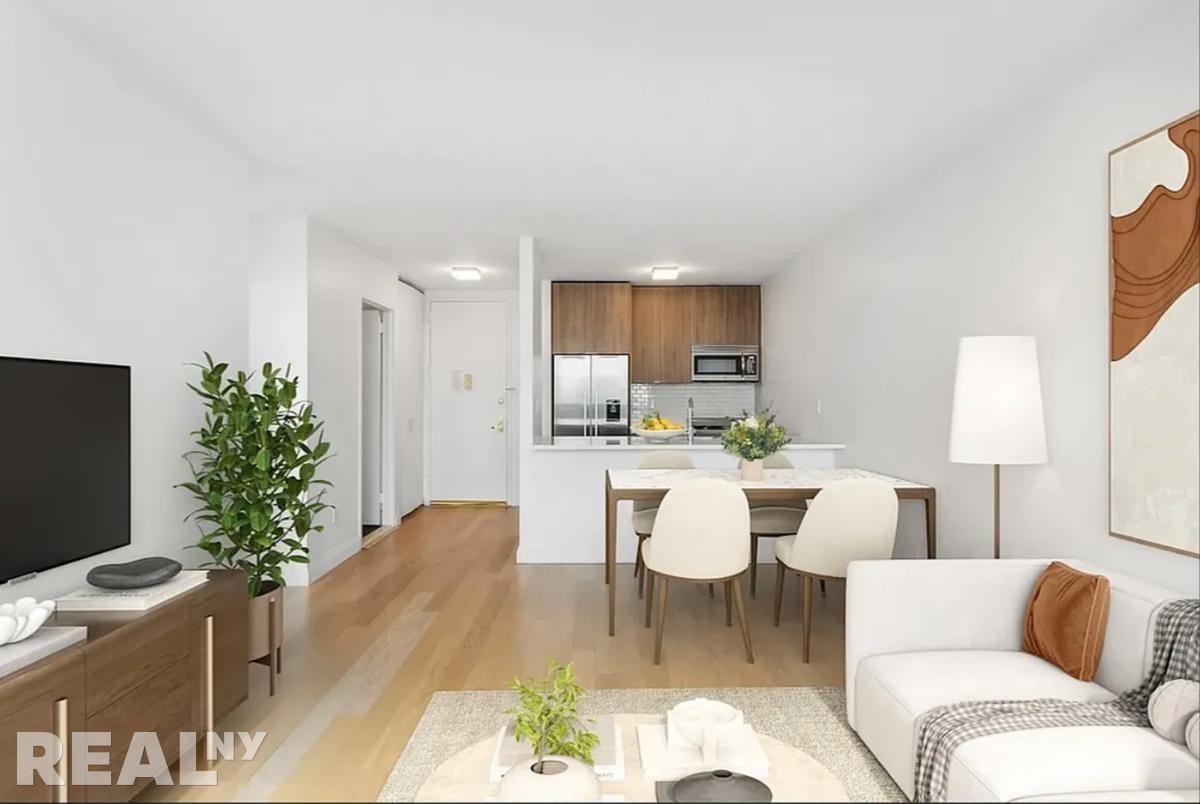 E 94th St #21C - Photo 2 of 8