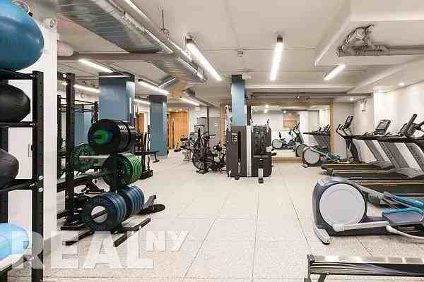 E 94th St #21C - Photo 6 of 8