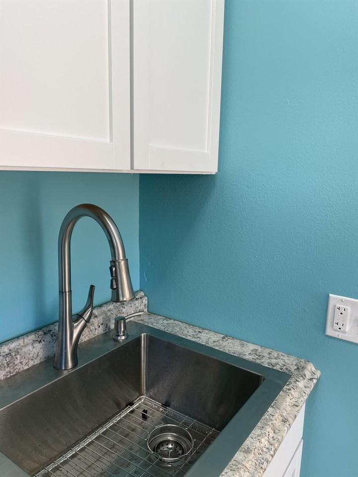 433 S Washington St #1W - Photo 3 of 12