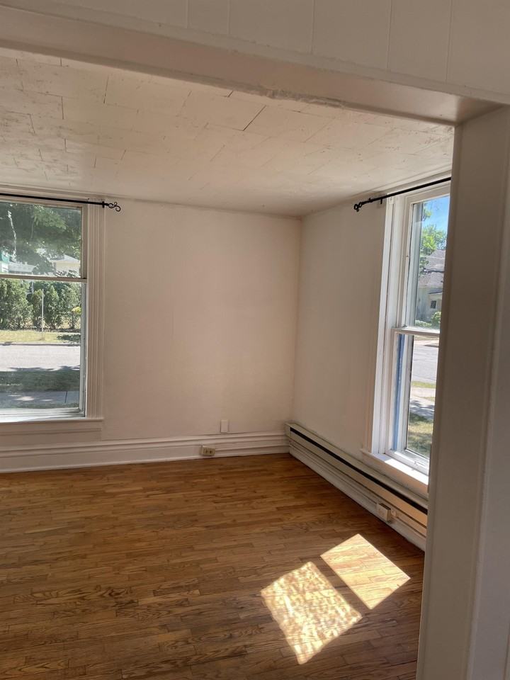 433 S Washington St #1W - Photo 6 of 12