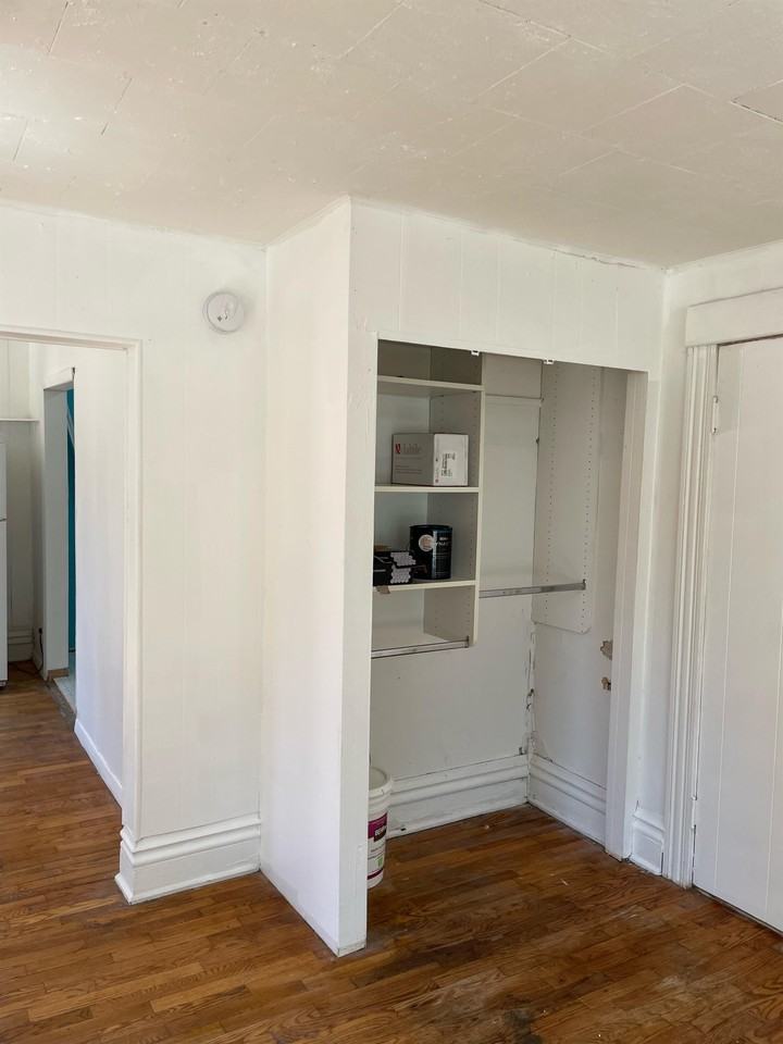 433 S Washington St #1W - Photo 4 of 12