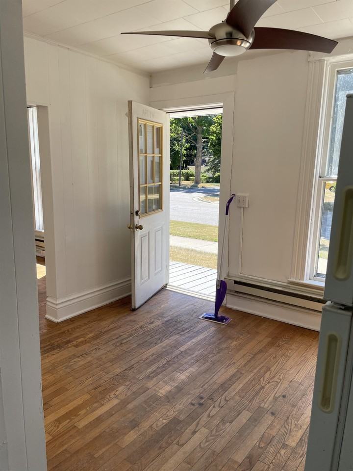 433 S Washington St #1W - Photo 4 of 12