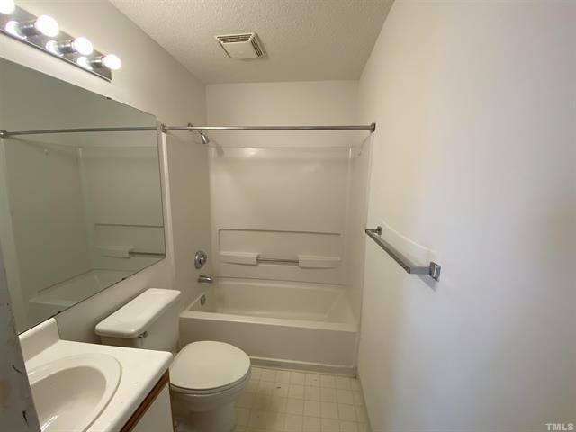 1401 Collegiate Cir - Photo 6 of 16