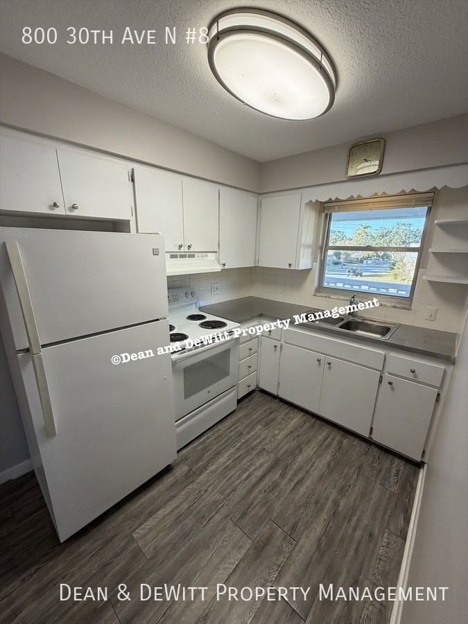 800 30th Ave N - Photo 5 of 15