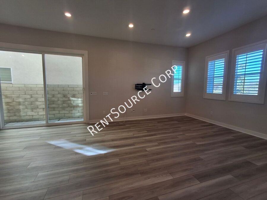 27231 Coyote Bush Ct - Photo 4 of 36