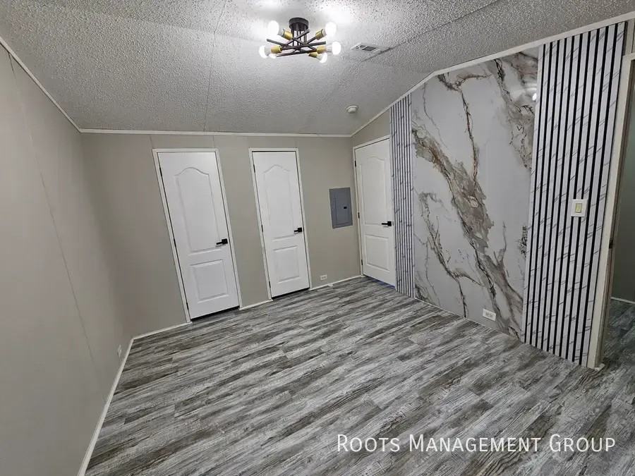 1704 Doug Ln #1704D - Photo 5 of 16