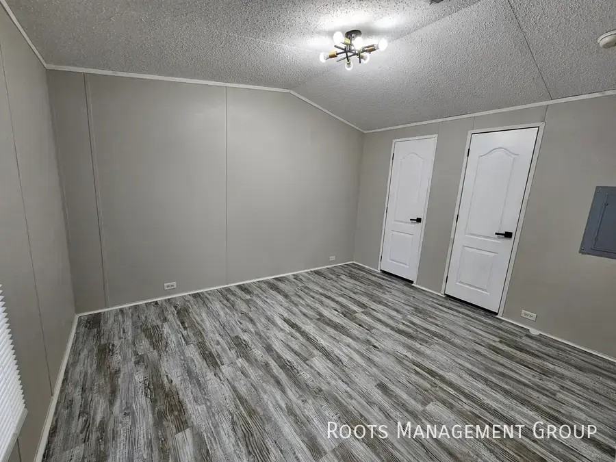 1704 Doug Ln #1704D - Photo 6 of 16