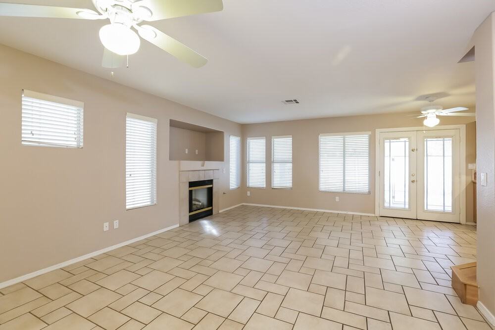 55 Tanglewood Dr - Photo 4 of 17