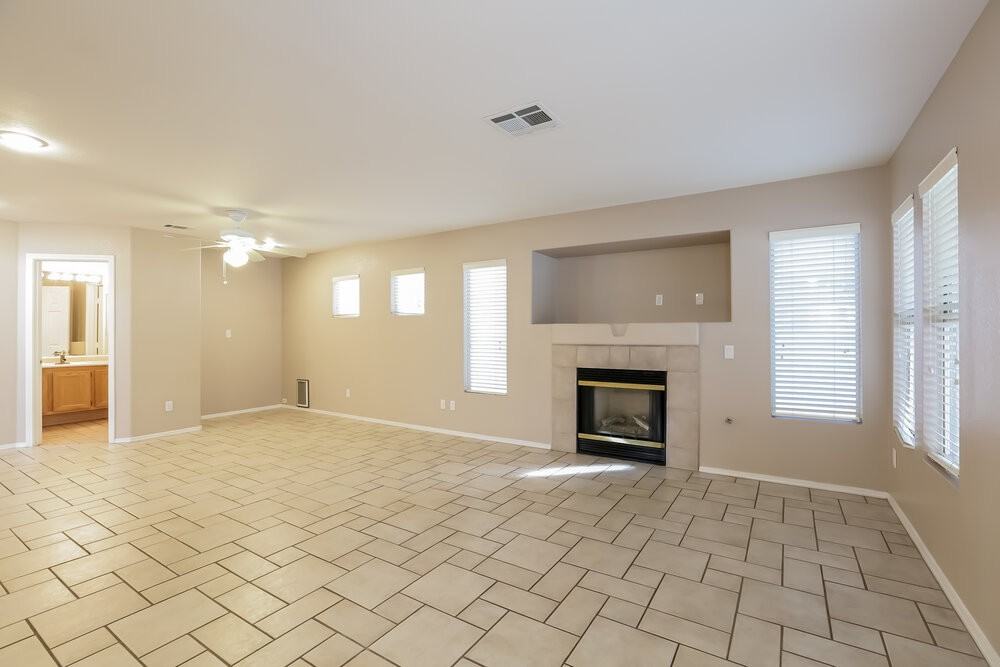 55 Tanglewood Dr - Photo 5 of 17