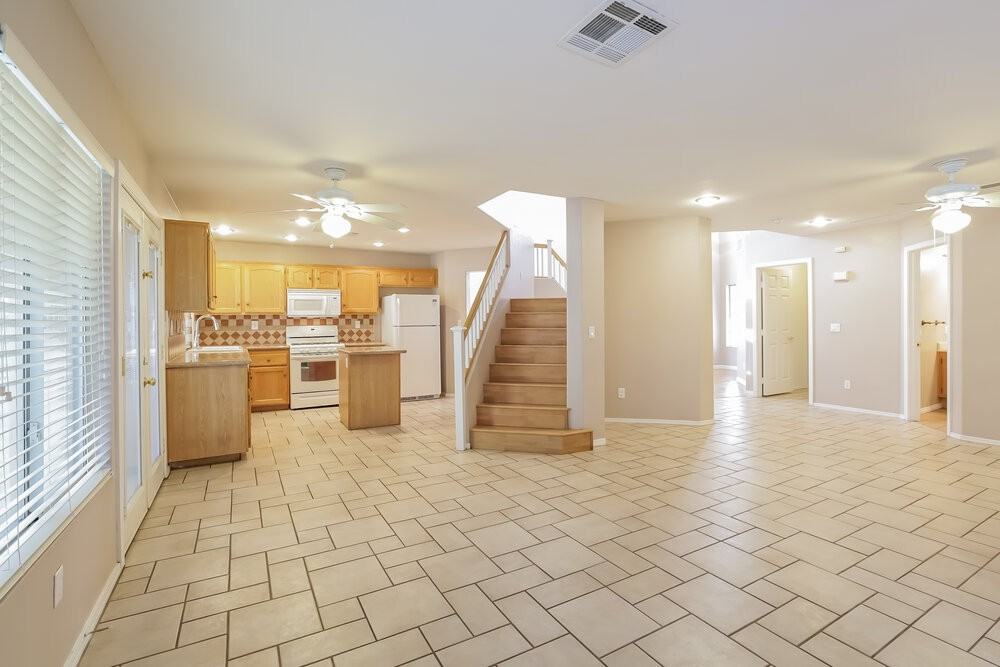 55 Tanglewood Dr - Photo 6 of 17