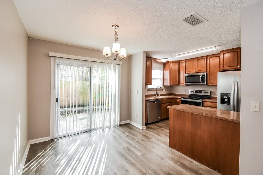 4030 Laurelwood Dr - Photo 6 of 17