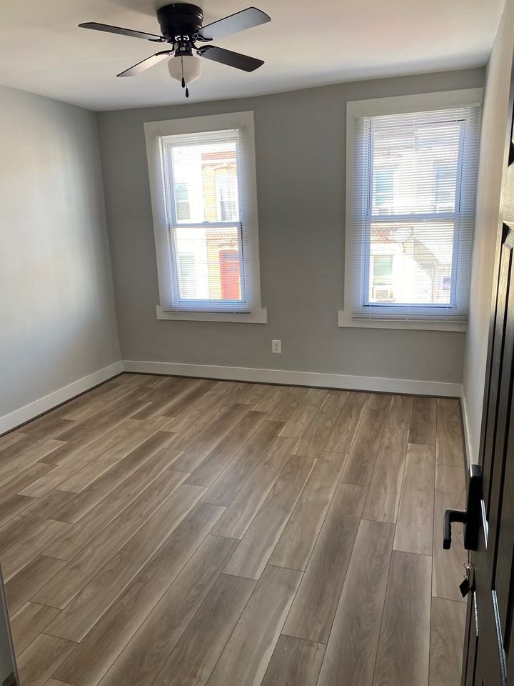 1255 Sargeant St - Photo 6 of 10