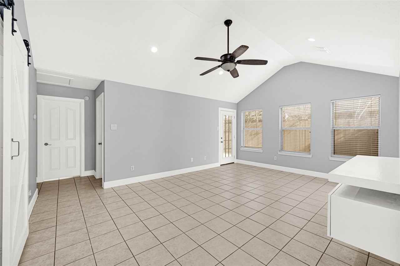 26214 Cypresswood Dr #26214 - Photo 2 of 23