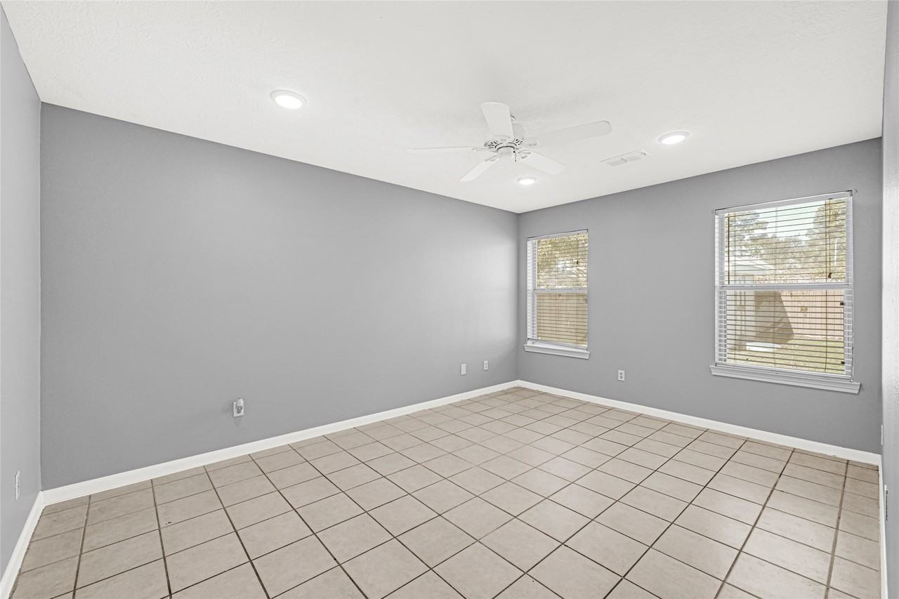 26214 Cypresswood Dr #26214 - Photo 3 of 23