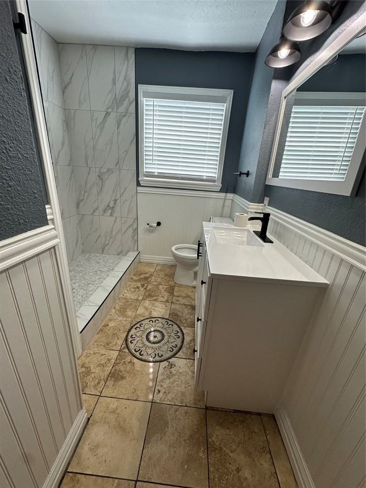 10110 Glenmawr Dr #10110 - Photo 4 of 11