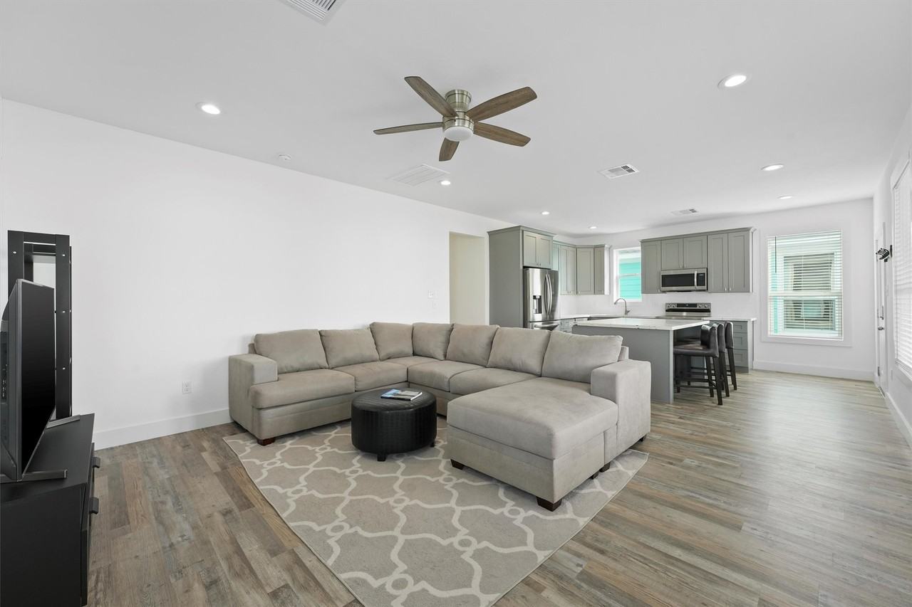 4025A Vista Rd #4025 - Photo 7 of 15