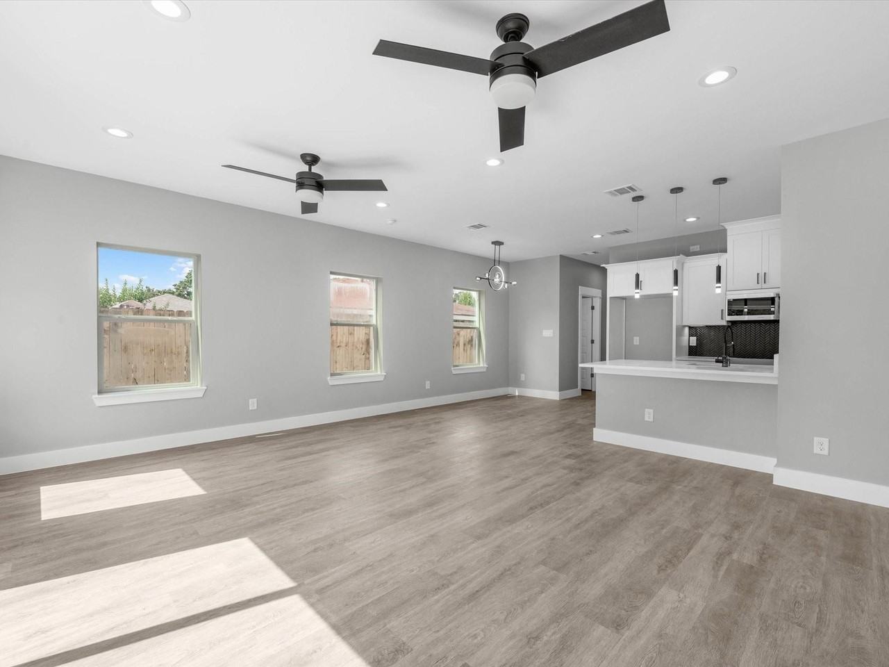 8010 Easter St #8010A - Photo 5 of 12